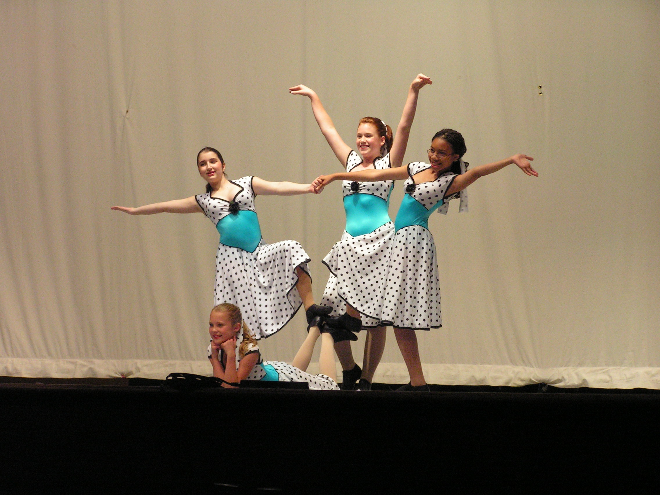 ./2006/Dance Recital/Danceurs Recital 20 0032.JPG